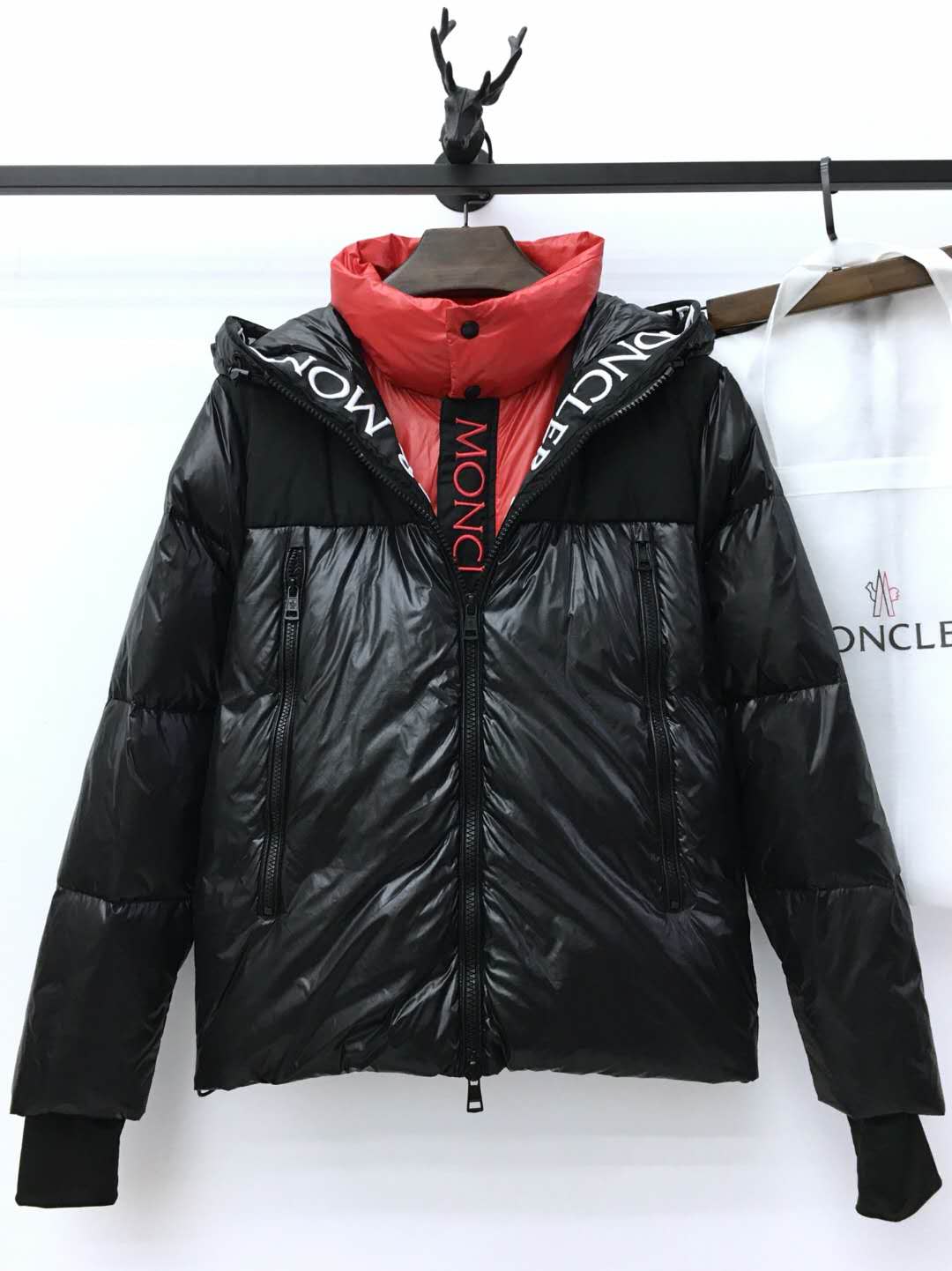 蒙口最新款男字母羽绒服2-5码